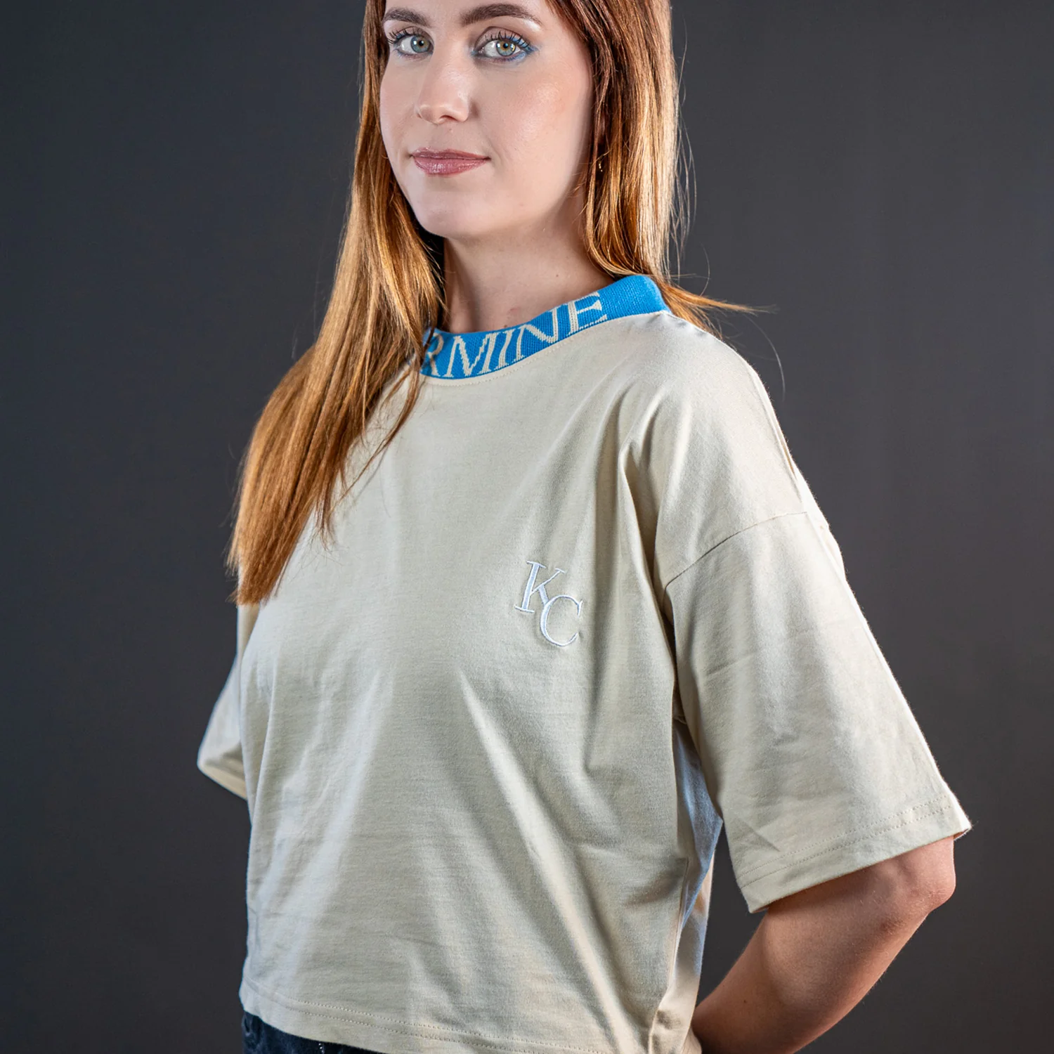 Cropped T-shirt Monogram Beige - Image 4
